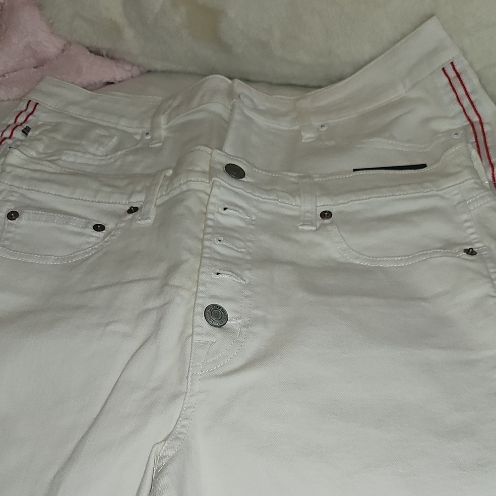 GAP White Denim with Viggos Red Accents 30